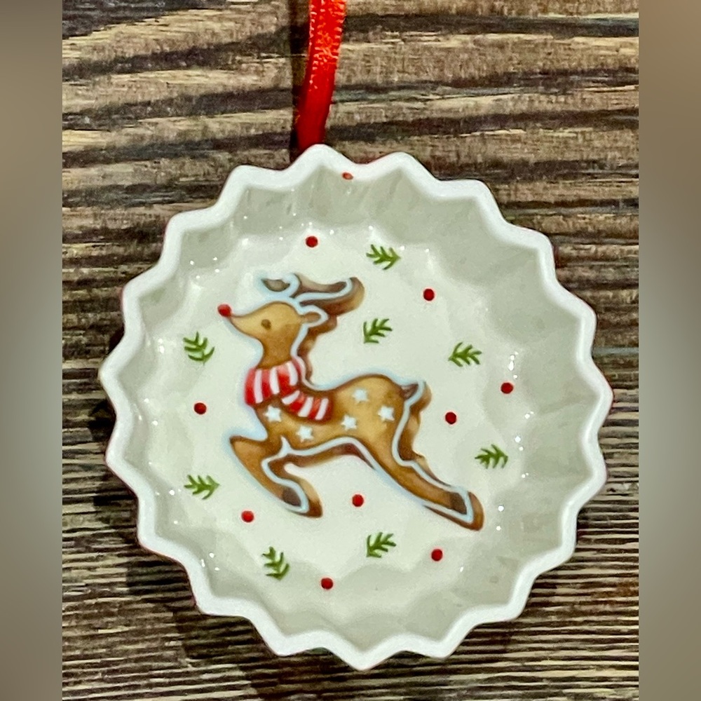 Set/3 Villeroy & Boch Winter Bakery Cake Tin Reindeer Porcelain Ornaments - NWOT